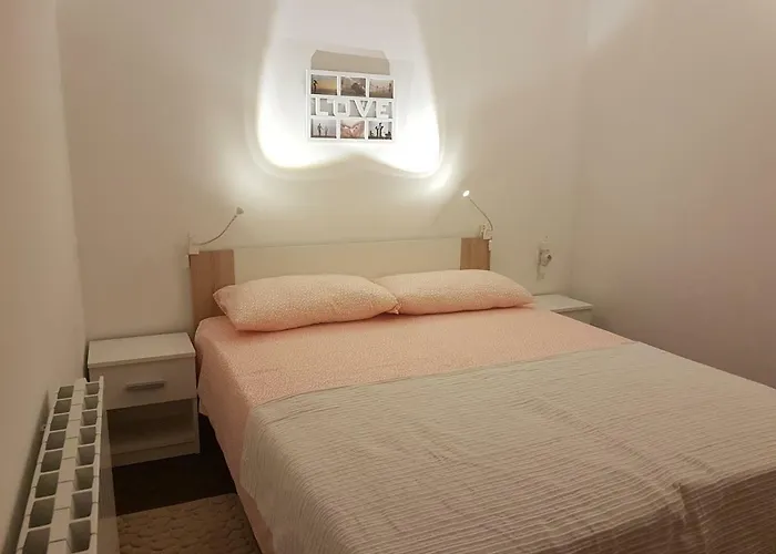 Miran Odmor U Srcu Pule! Iva 60m2. Apartmán