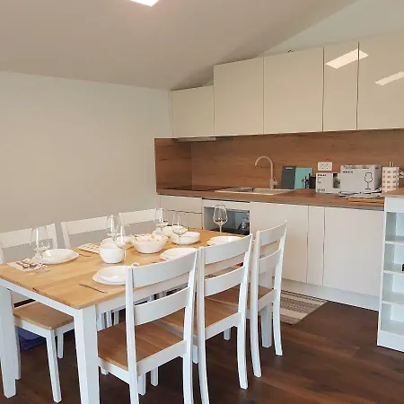 Miran Odmor U Srcu Pule! Iva 60m2. * Póla