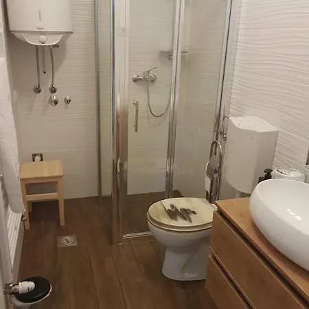 Miran Odmor U Srcu Pule! Iva 60m2. Lägenhet