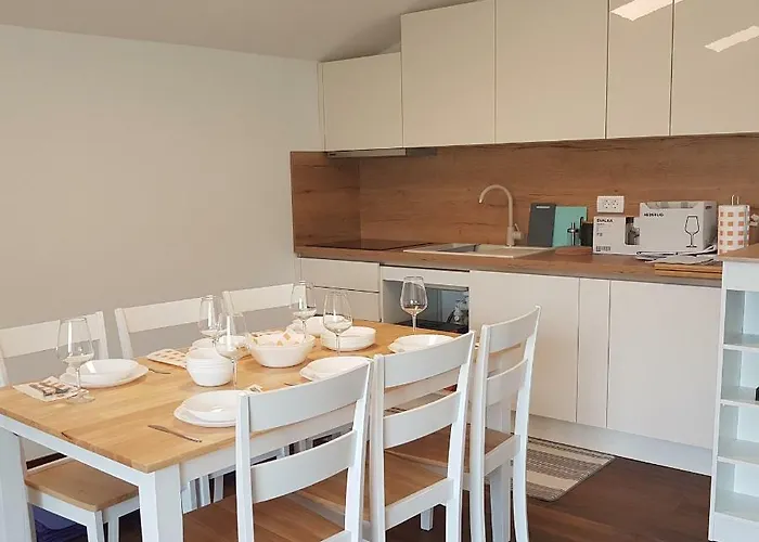 Miran Odmor U Srcu Pule! Iva 60m2. * プーラ